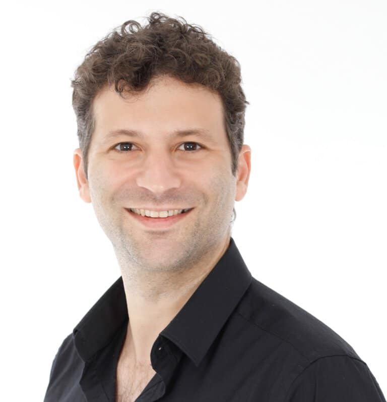 יונתן לאתר